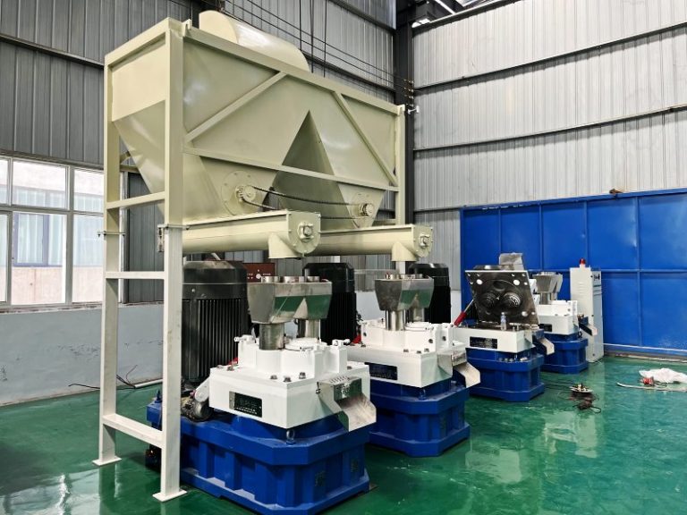 Sawdust pellet machine
